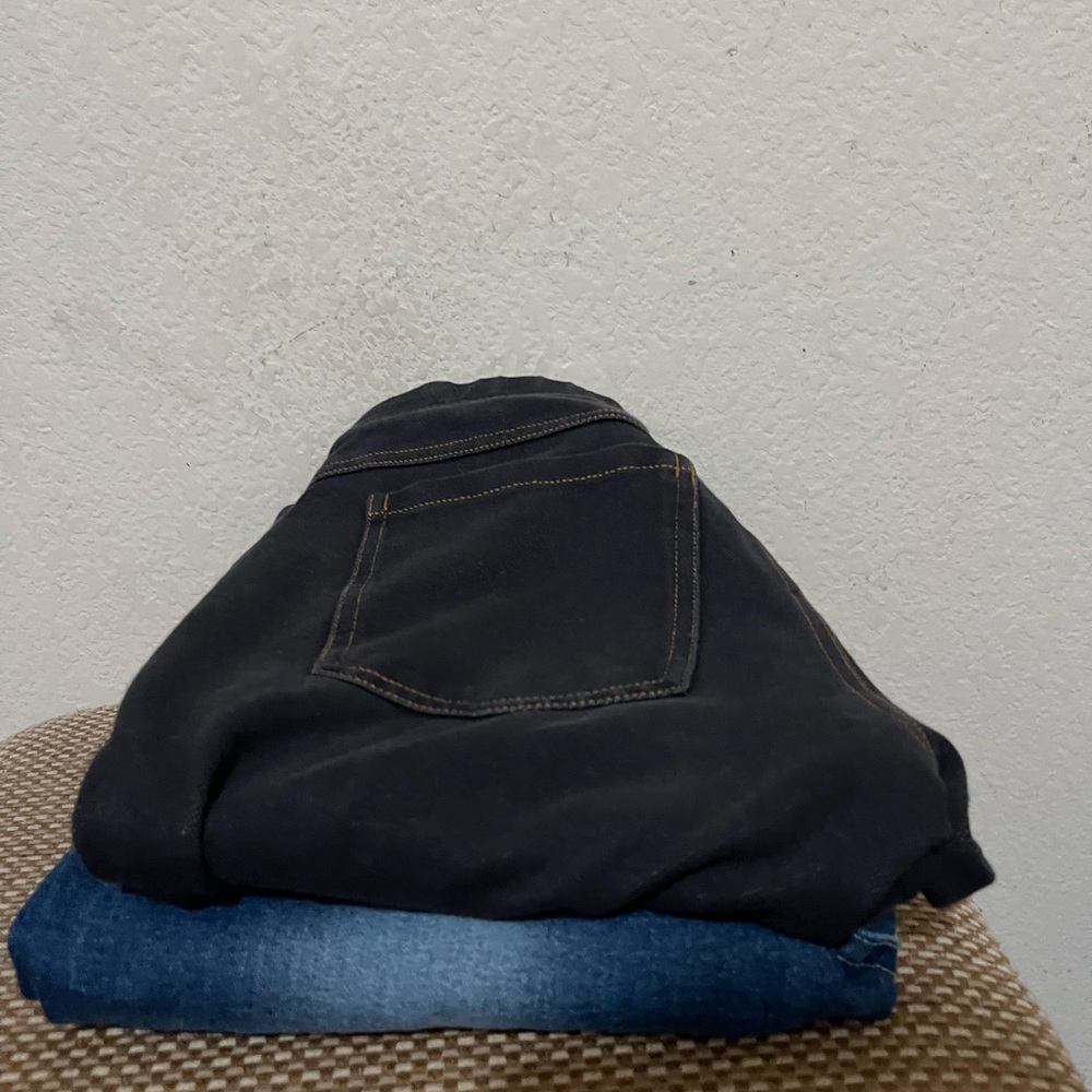 2 Pairs Unbranded Women’s Jeans Skinny Jeans And Jegging Small.